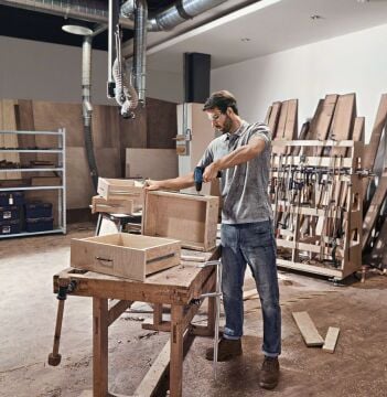 Bosch GSR 12V-30 12V 2.0 Ah Çift Akülü Delme Vidalama Makinesi + 39 PARÇA VİDALAMA SETİ