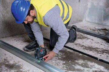 Bosch GCL 2-50 G Çizgi Lazer + RM 10